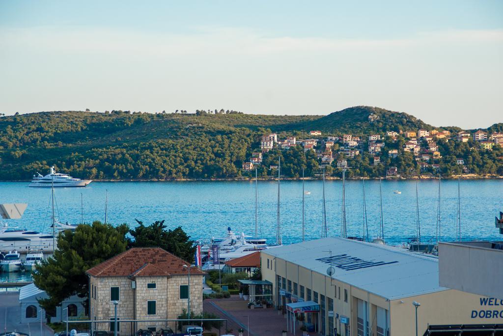 Apartments Barba Trogir Exterior photo