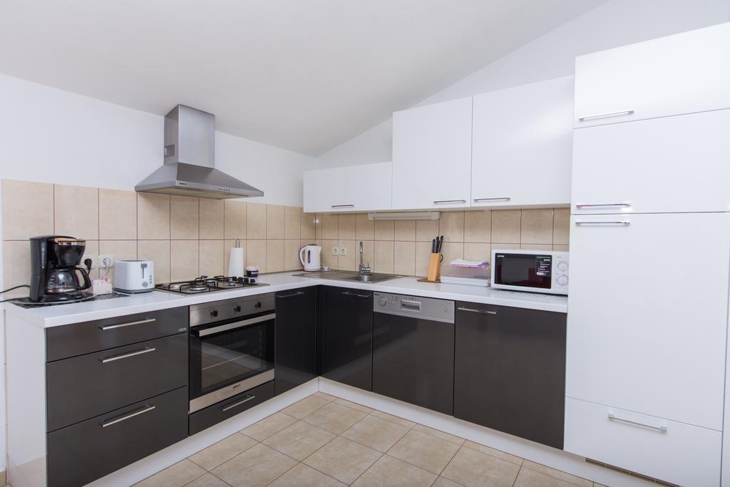 Apartments Barba Trogir Exterior photo