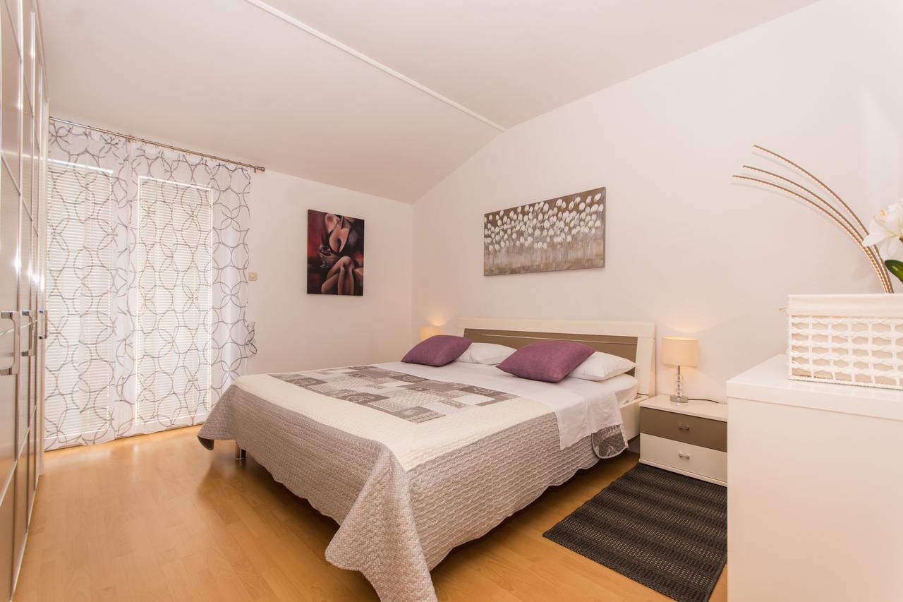 Apartments Barba Trogir Exterior photo